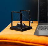 QREO NEWTONS CRADLE Gadgetize