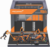 1:43 F1 MCLAREN MCL38 2024 PIT PASS DIORAMA NORRIS